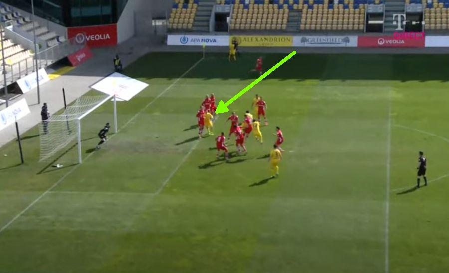 FOTO Arbitraj scandalos în Liga 2! Petrolul poate rata play-off-ul din cauza unor gafe IREALE: „Să ieși așa din cursă?”