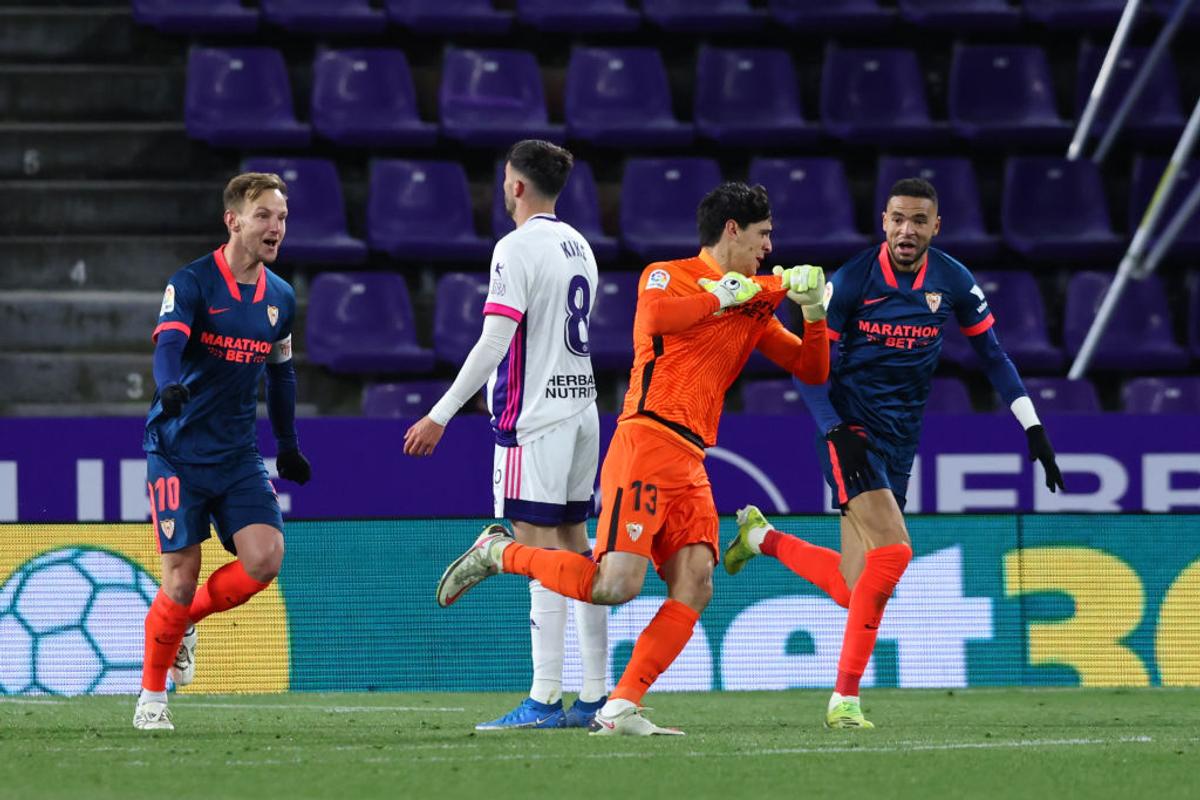 FOTO Momente senzaționale în Valladolid - Sevilla! Portarul Bono a marcat și s-a dezlănțuit pe gazon