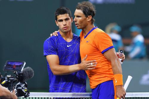 Rafael Nadal și Carlos Alcaraz la finalul partidei de la Indian Wells / Sursă foto: Imago Images
