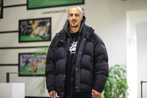 Vlad Chiricheș (32 de ani), căpitanul primei reprezentative, a ajuns în cursul zilei de duminică la lot, acolo unde a susținut deja primul antrenament sub comanda lui Edi Iordănescu // FOTO: FRF