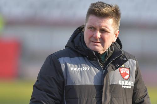 Dinamo - Sepsi 0-0. Dusan Uhrin, 54 de ani, antrenorul „câinilor”, a acuzat la finalul întâlnirii din „Groapă” pregătirea fizică a elevilor săi.