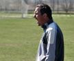 „Jucăm printre tranșee, ca-n război!”. Reportaj GSP la Liga 5, cu fotbal, conducte de gaze și spectatori mascați: „Joacă titulari «Scoică», «Pisică», «Lună», «Buze moi»”
