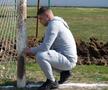 „Jucăm printre tranșee, ca-n război!”. Reportaj GSP la Liga 5, cu fotbal, conducte de gaze și spectatori mascați: „Joacă titulari «Scoică», «Pisică», «Lună», «Buze moi»”
