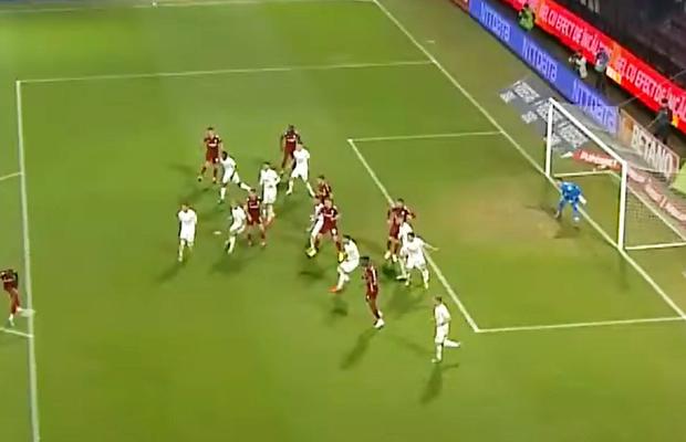 Aici s-a ajuns!  Scene unice în Liga 1 » CFR a reconstituit cu juniorii golul anulat cu Rapid: „Nu e ofsaid! Trimitem imaginile la FRF și CCA!”