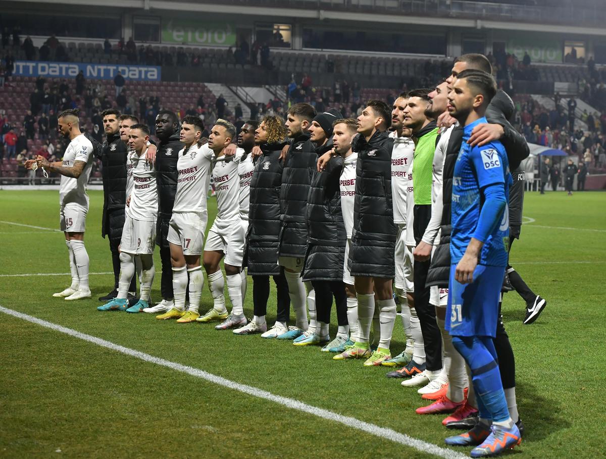 Jucătorii de la Rapid, afectați după meciul cu CFR Cluj // FOTO: Cristi Preda