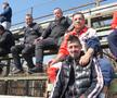 „Jucăm printre tranșee, ca-n război!”. Reportaj GSP la Liga 5, cu fotbal, conducte de gaze și spectatori mascați: „Joacă titulari «Scoică», «Pisică», «Lună», «Buze moi»”