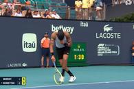 Clipe de panică la Miami » Lui Matteo Berrettini i s-a făcut rău în timpul meciului cu Andy Murray