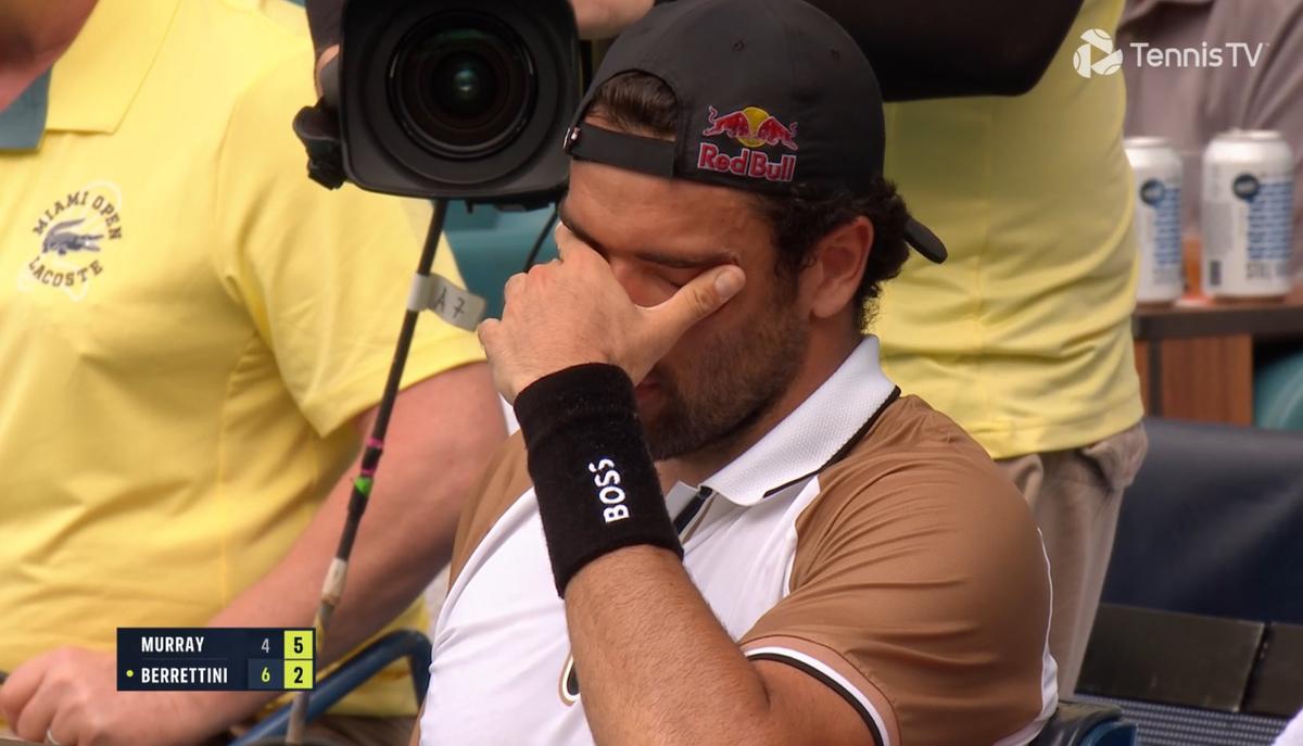 Matteo Berrettini, probleme medicale în meciul cu Andy Murray de la Miami