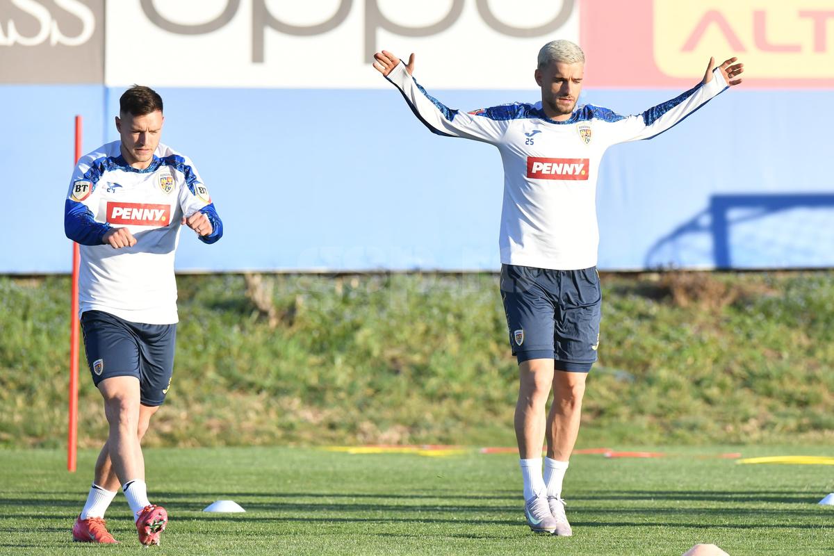 Imagini de la antrenamentul oficial al României dinaintea partidei cu Bosnia » Ce a făcut Mircea Lucescu timp de 15 minute