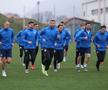 Jucătorii Bosniei nu au avut același echipament la antrenamente. Foto: reprezentacija.ba