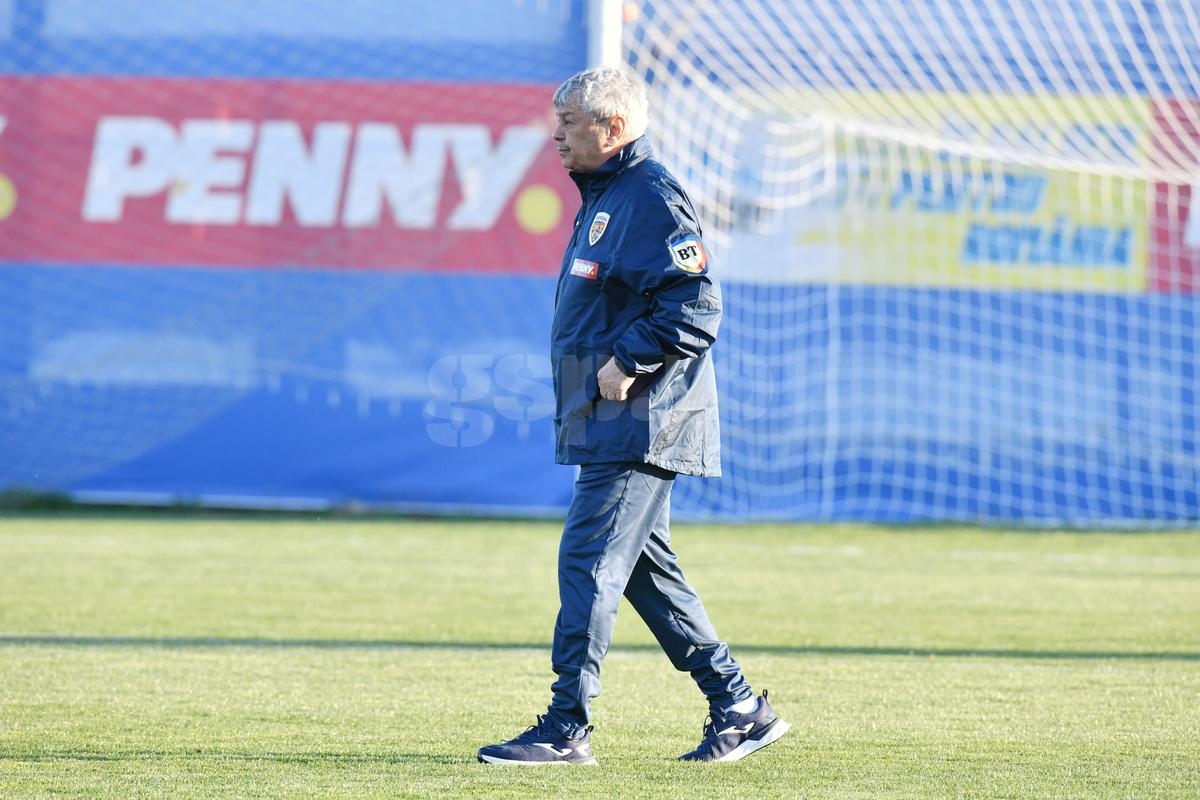 Imagini de la antrenamentul oficial al României dinaintea partidei cu Bosnia » Ce a făcut Mircea Lucescu timp de 15 minute