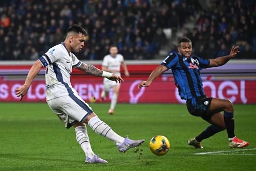 Lautaro Martinez s-a accidentat în meciul lui Inter cu Atalanta (2-0) / Foto: Imago