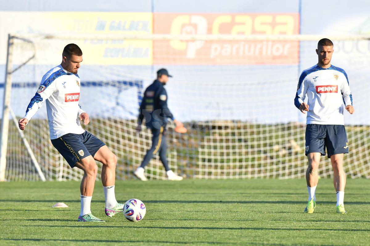 Imagini de la antrenamentul oficial al României dinaintea partidei cu Bosnia » Ce a făcut Mircea Lucescu timp de 15 minute