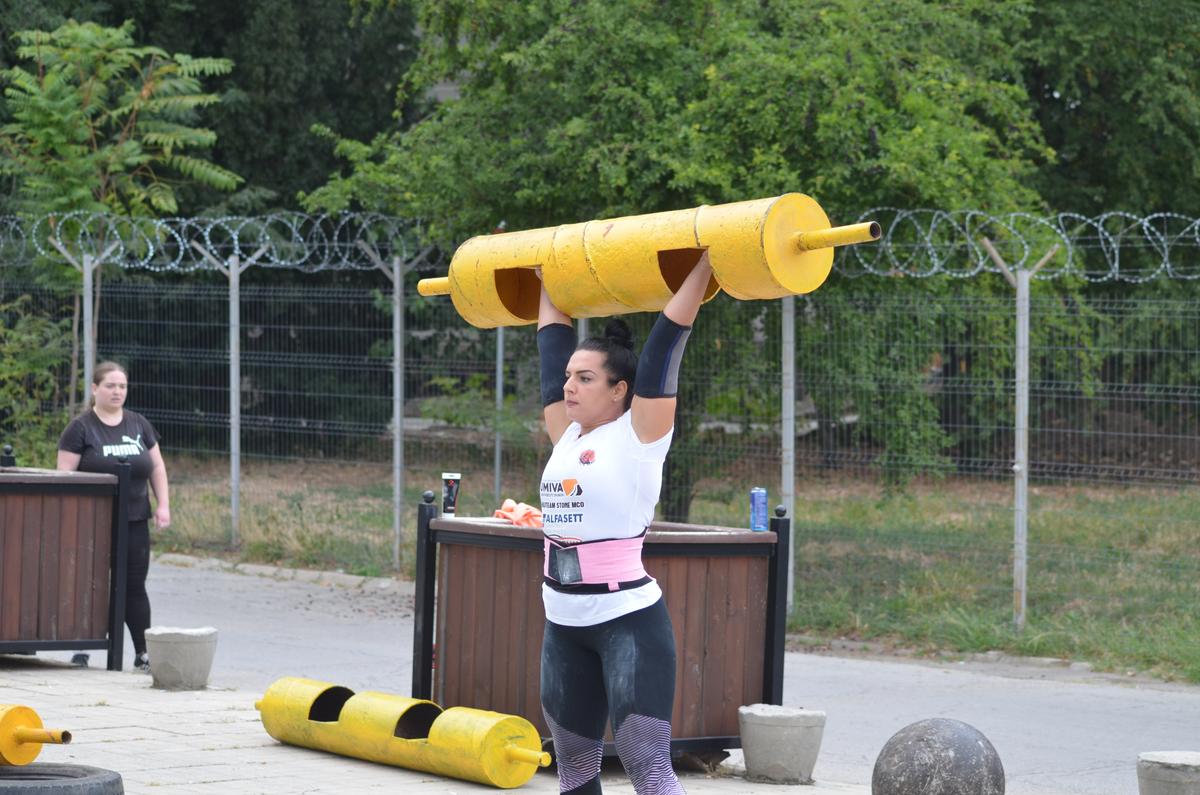 Ce mănâncă şi cum se antrenează cea mai puternică femeie din România: „Am tras un tir de 14 tone după mine. Arnold m-a felicitat” + Ce le răspunde haterilor