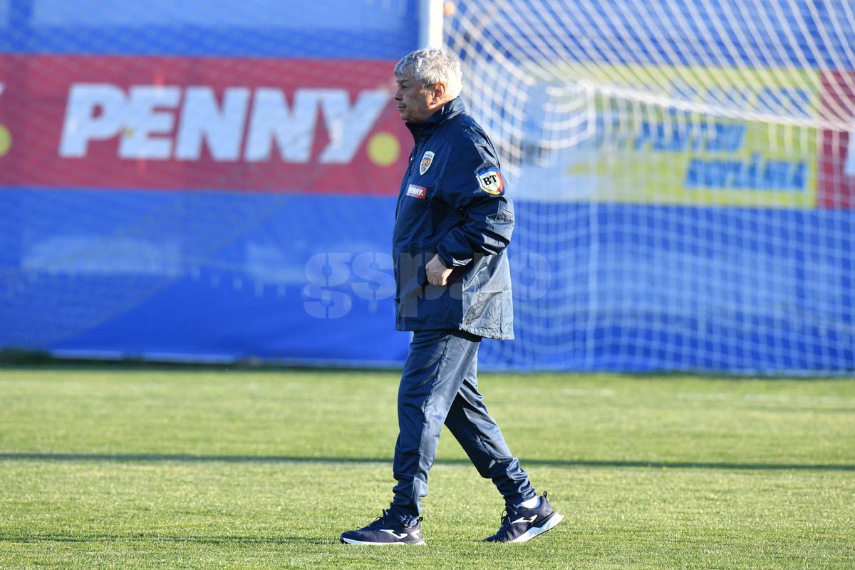 Imagini de la antrenamentul oficial al României dinaintea partidei cu Bosnia » Ce a făcut Mircea Lucescu timp de 15 minute