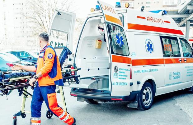 După 16 ani de fotbal și rugby a ajuns medic: „Să vă zic cum l-a tratat pe bețivul satului! «Stați un pic, dom’ doctor, să frunzărim o țuică»”