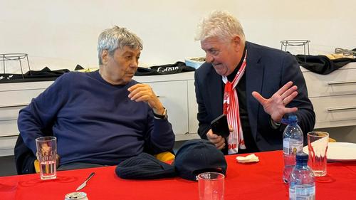 Mircea Lucescu și Ioan Andone au discutat în pauza meciului dintre Dinamo și Universitatea Craiova, de pe Arena Națională. Foto: GSP.RO