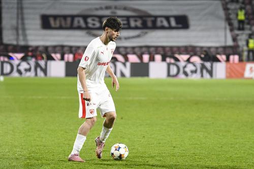 Adrian Mazilu, în tricoul lui Dinamo // FOTO: Imago Images