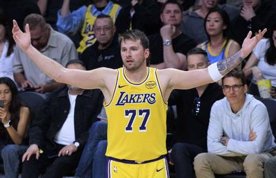 Luka Doncic, 100 de puncte marcate în puțin peste 24 de ore! Noi recorduri bifate de el și LeBron James, iar Los Angeles Lakers e pe val