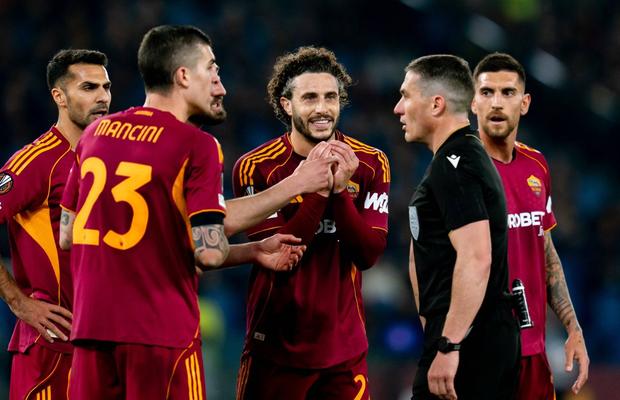 Ce note a primit Istvan Kovacs după thrillerul de pe „Olimpico”: „Penalty-urile le-a văzut fără a avea nevoie de VAR”
