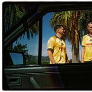 Gică Craioveanu a prezentat noul echipament al lui Villarreal / foto: villarrealcf.es