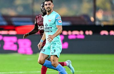 Marea surpriză a lui Mircea Lucescu la lot » Debutant la 29 de ani, clubul n-a mai avut jucător pe teren la națională din '94!