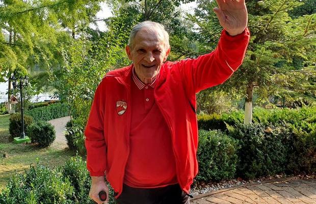 Mircea Stoenescu, fost președinte la Dinamo, Paște cu minigolf și cântece la cămin: „Nu mi-e teamă de coronavirus”