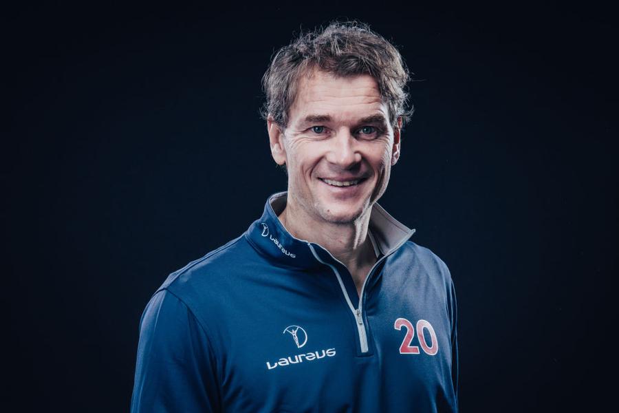 Jens Lehmann, fost portar al naționalei Gemaniei, crede că, deși riscul de infectare cu coronavirus e încă mare, ce a mai rămas din sezon se poate disputa cu un anumit număr de spectatori. CORONAVIRUS. Jens Lehmann, declarații iresponsabile » A propus ca meciurile din Bundesliga să se joace cu spectatori: „Ai apărat multe mingi cu capul”