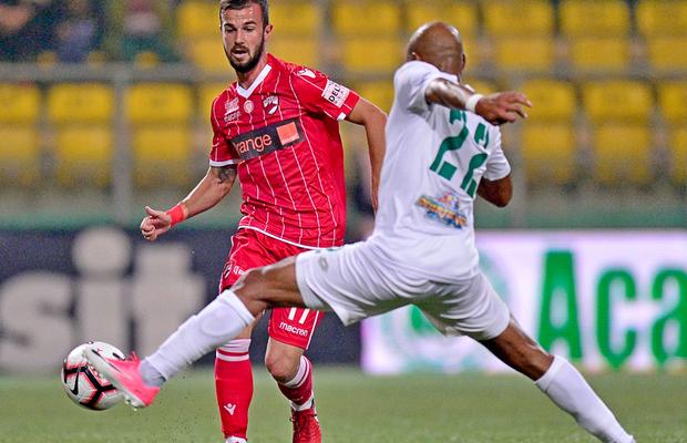 EXCLUSIV. Dinamo nu îndeplinește condițiile de licențiere » Foștii jucători îi bagă pe „câini” în B!