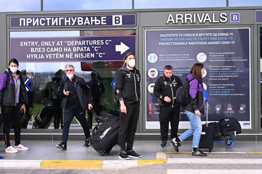Naționala României la sosirea în Skopje