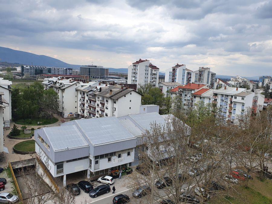 Așa arată majoritatea blocurilor din Skopje Echipa GSP, sosire într-un oraș închis: cum sunt restricțiile în comparație cu România
