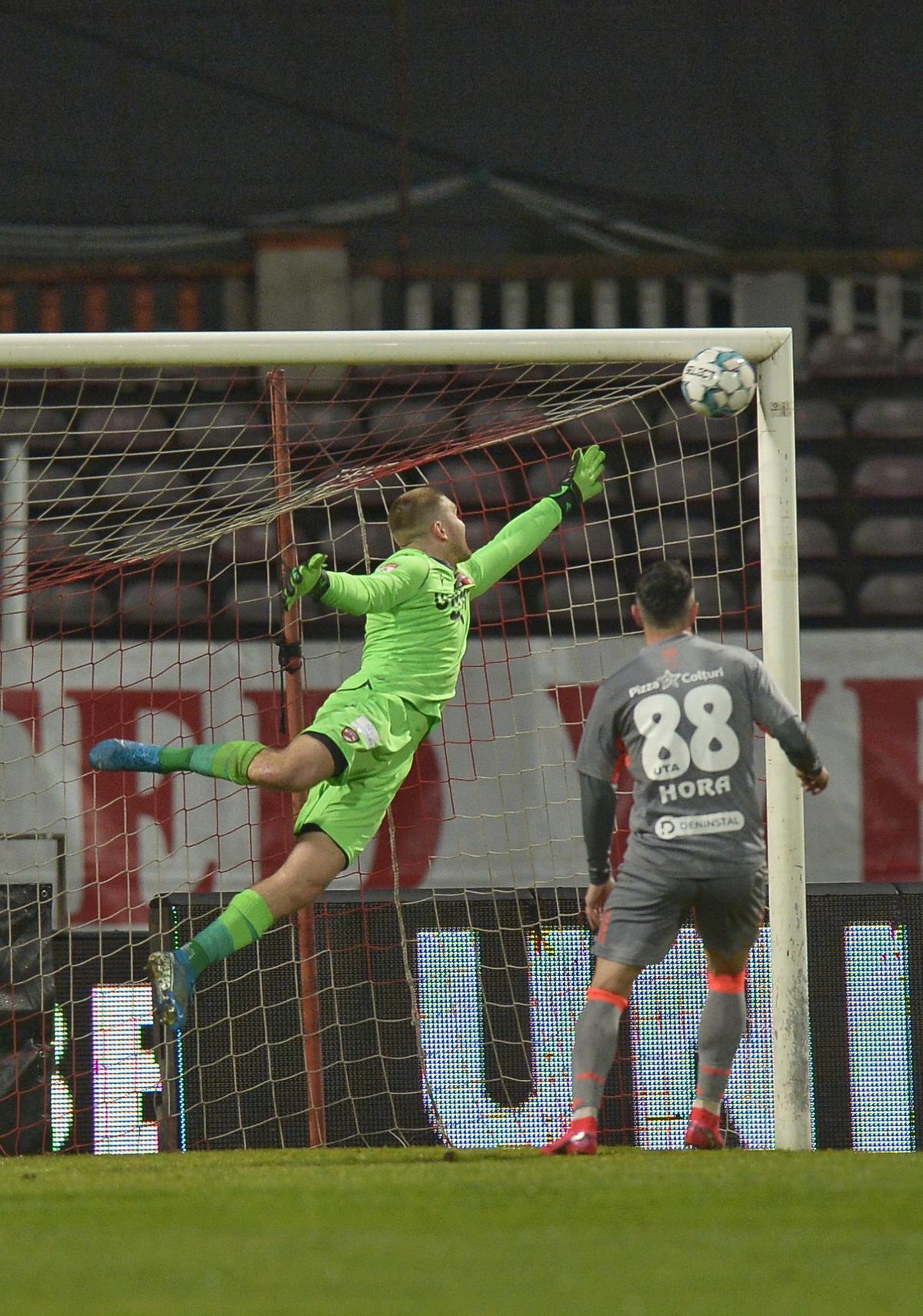 Dinamo - UTA 0-1 » Praf și pulbere! „Câinii” rămân la retrogradare după un nou dezastru