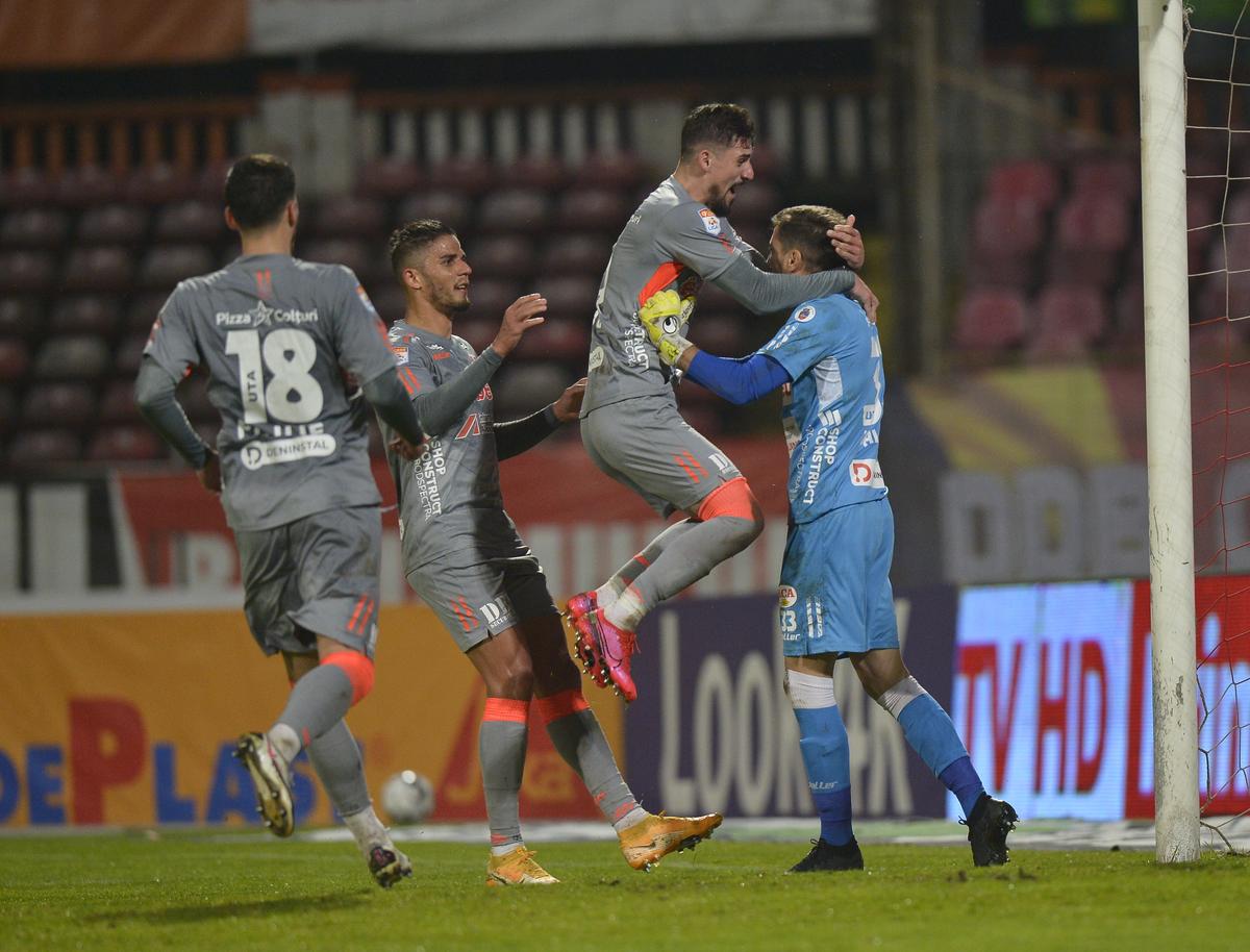 Un fost conducător de la Dinamo explică unde a greșit clubul: „Tu ai datorii și faci asta?”