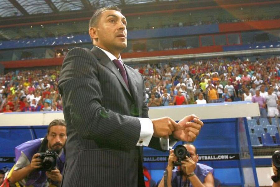 Ilie Dumitrescu pe când antrena Steaua // Foto: GSP Revine Ilie Dumitrescu în iarbă? Analistul TV e ofertat de o echipă din Liga 1!