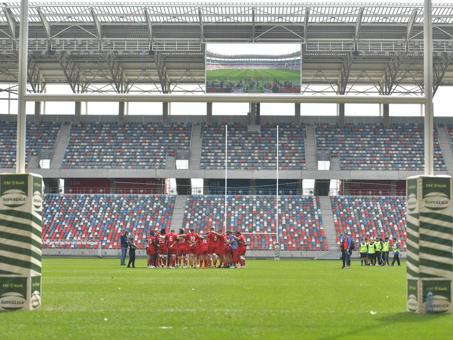 Imagine de la CSA Steaua - U Cluj, meciul de rugby jucat în Ghencea Tertip prin care CSA Steaua ar putea bloca disputarea meciului de titlu în Ghencea! » Gigi Becali: „Le e frică, fac mișmașuri. E o singură soluție”