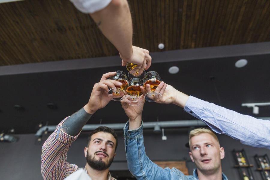 Bucură-te de Jack Daniels preț de 90 minute, pe durata meciurilor echipei tale favorite!