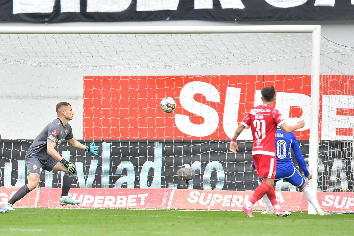FCU Craiova - Dinamo, imagini de meci