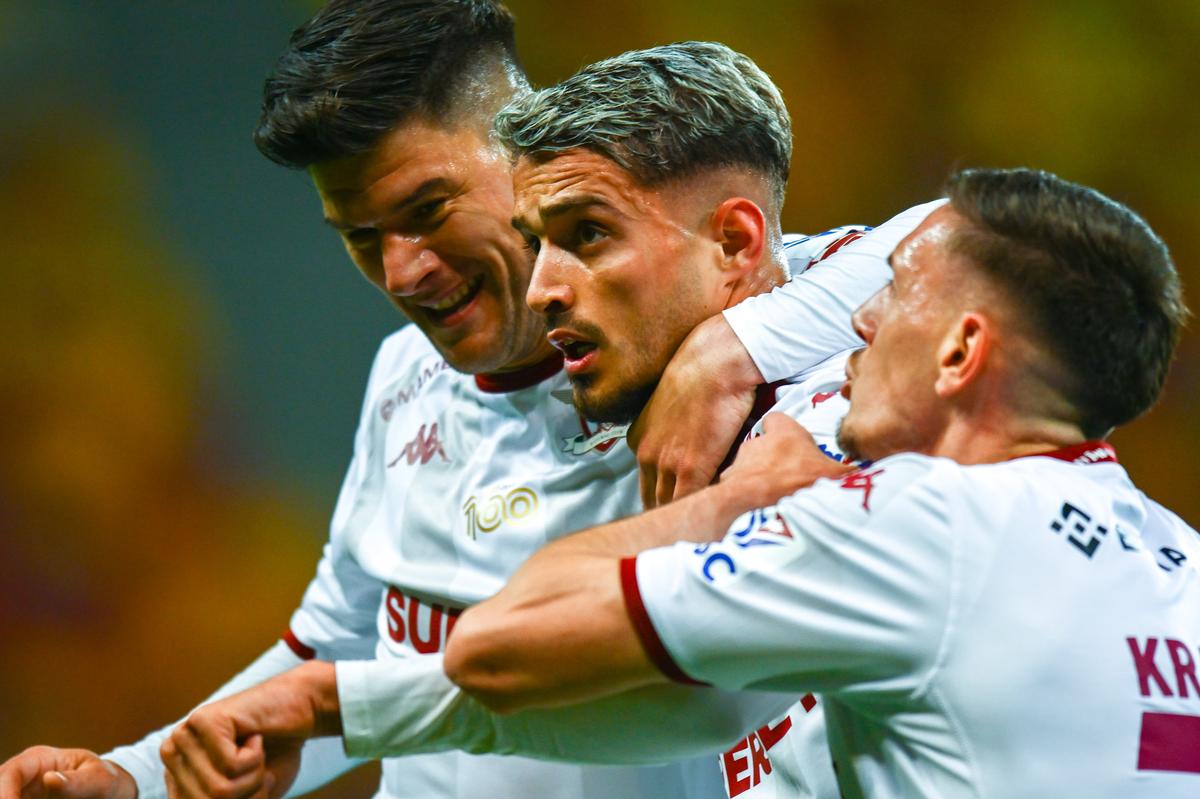 FCSB amână sărbătoarea, dar îi pune Rapidului o piedică mare în drumul spre Europa! Derby în atmosferă de vis pe Arena Națională » Clasamentul actualizat din play-off