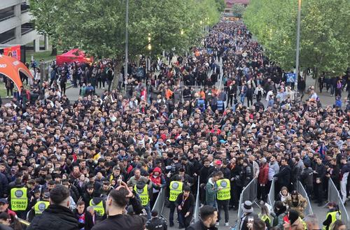 Cozi imense înainte de FCSB - Rapid