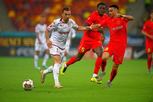 Adrian Șut, cu umărul 8 la FCSB/ FOTO Raed Krishan (GSP)