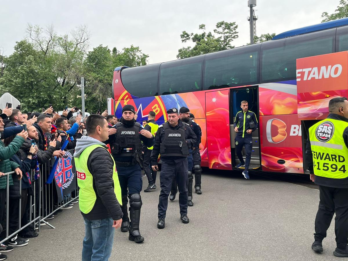 Imagini dinainte de FCSB - Rapid