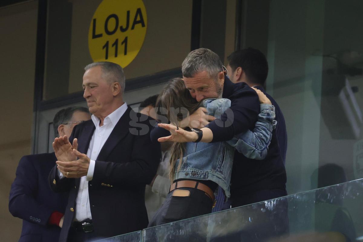 Mihai Stoica a oferit imaginile serii după FCSB - CFR Cluj: cum a trăit în lojă finalul dramatic și pe cine a îmbrățișat după succes
