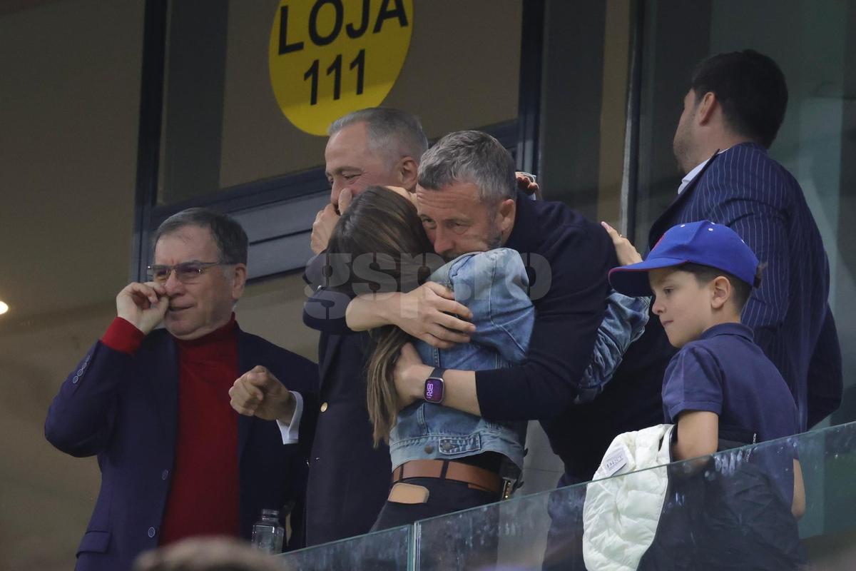 Mihai Stoica a oferit imaginile serii după FCSB - CFR Cluj: cum a trăit în lojă finalul dramatic și pe cine a îmbrățișat după succes