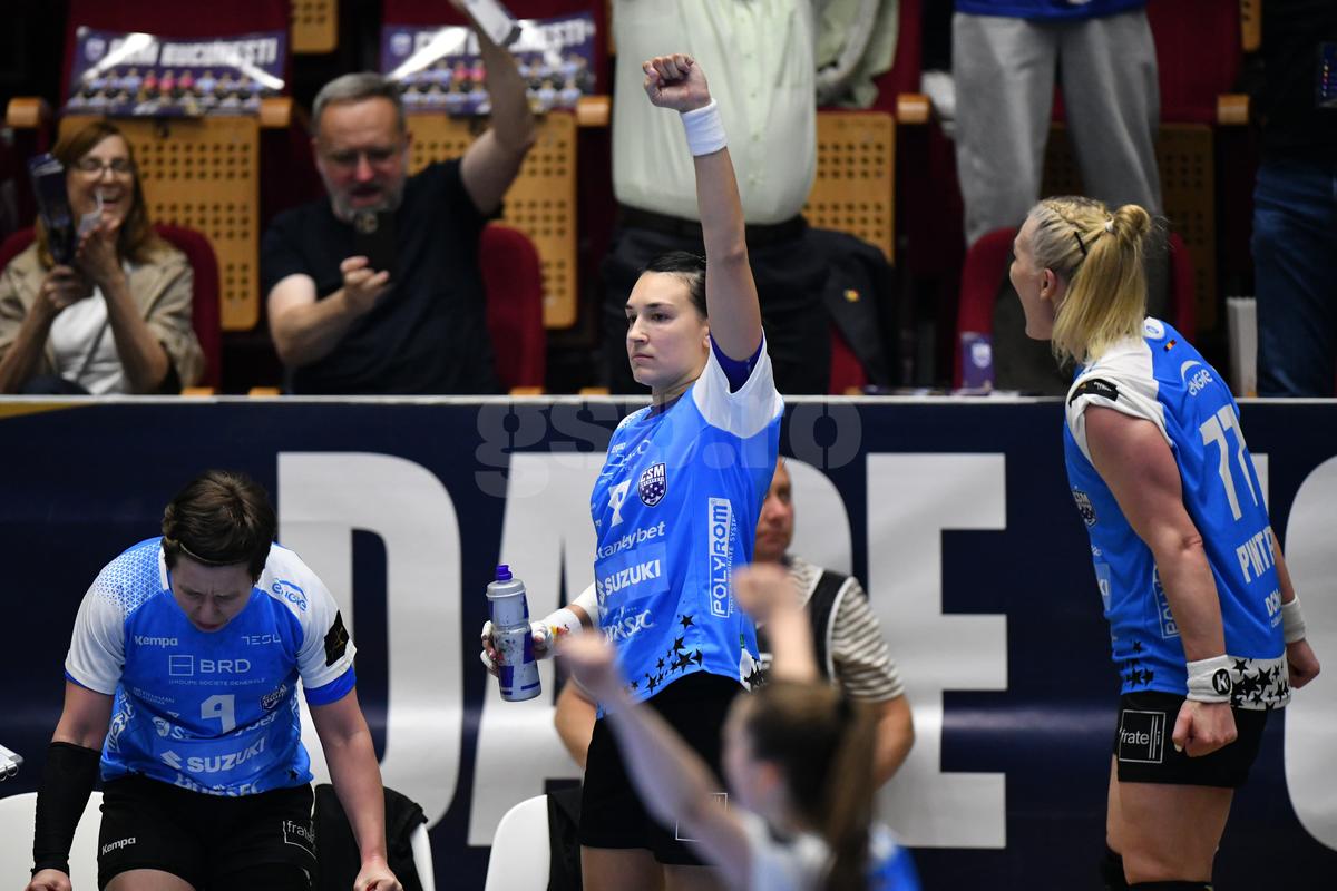 Final dramatic în CSM București - Esbjerg » Revenire fantastică în repriza a doua într-un meci special pentru Cristina Neagu