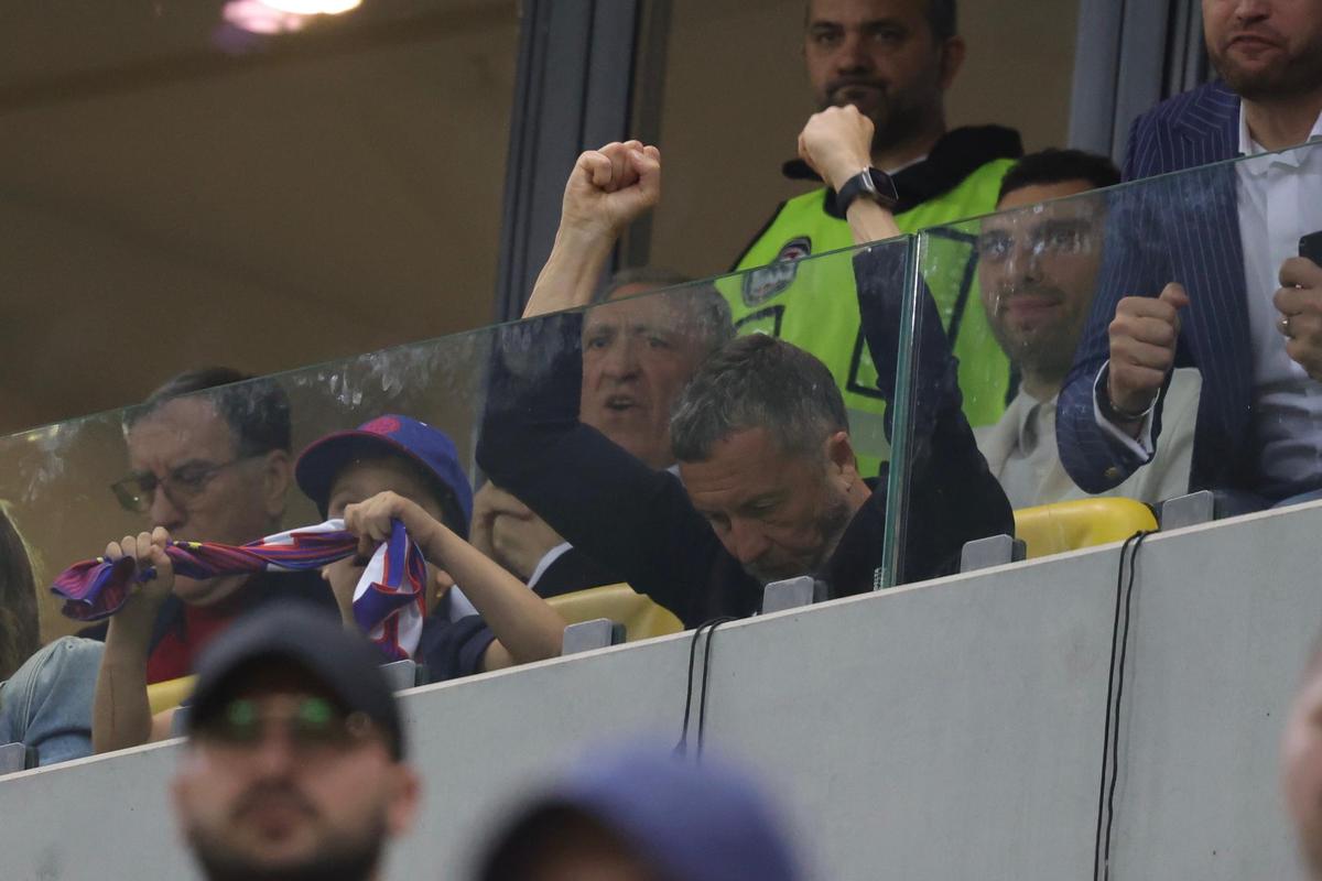 Nume cunoscute în tribunele Arenei Naționale la FCSB - CFR Cluj