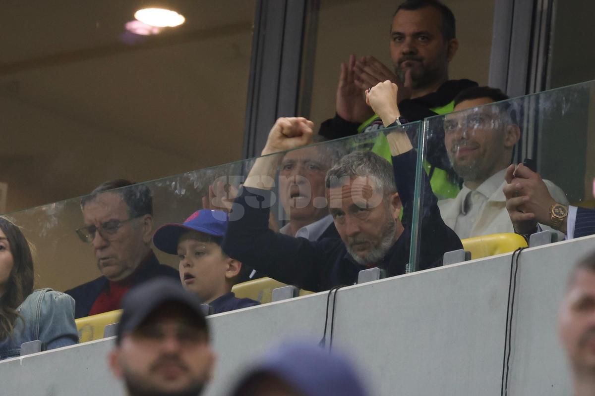 Mihai Stoica a oferit imaginile serii după FCSB - CFR Cluj: cum a trăit în lojă finalul dramatic și pe cine a îmbrățișat după succes