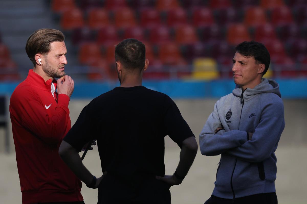 Imagini de la încălzire înainte de FCSB - CFR Cluj