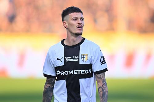 Dennis Man, la un pas de transferul carierei. Foto: Imago