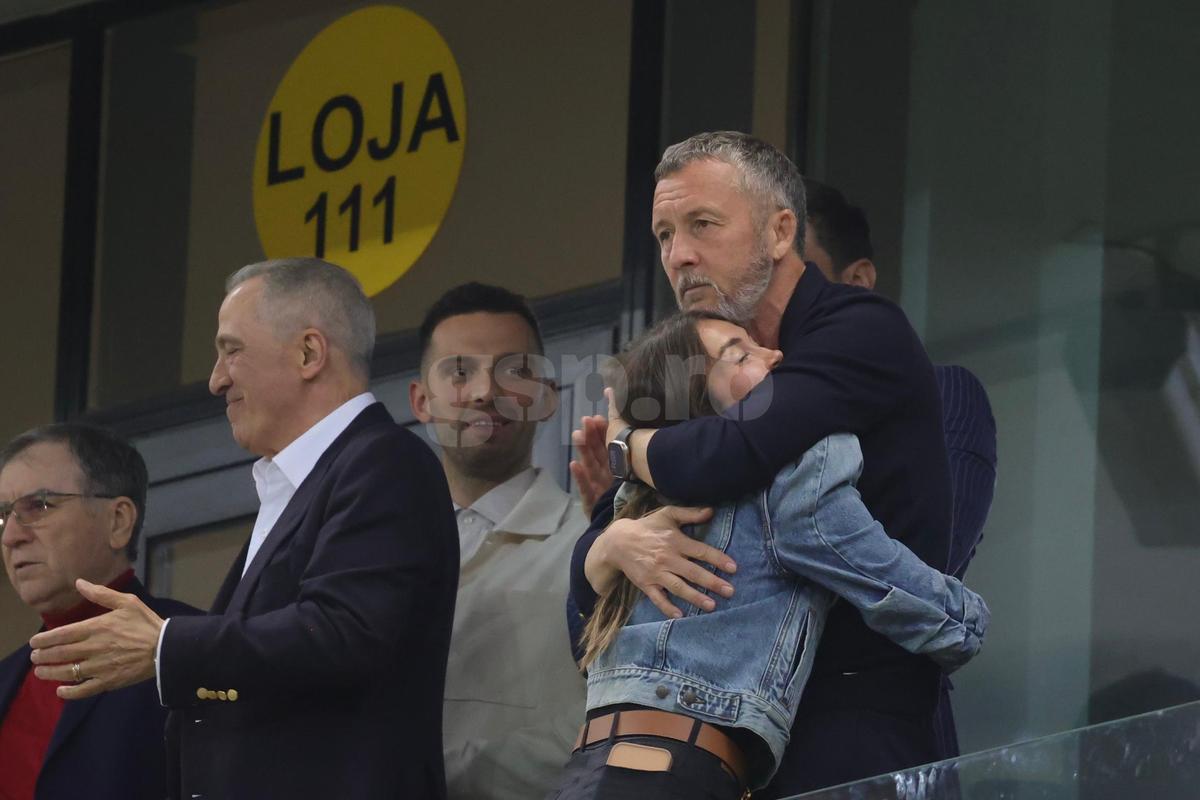 Mihai Stoica a oferit imaginile serii după FCSB - CFR Cluj: cum a trăit în lojă finalul dramatic și pe cine a îmbrățișat după succes