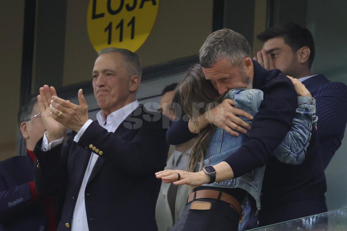 Mihai Stoica a oferit imaginile serii după FCSB - CFR Cluj: cum a trăit în lojă finalul dramatic și pe cine a îmbrățișat după succes